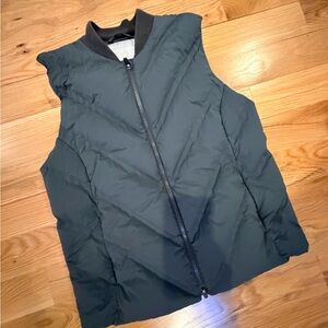 Athleta Moss Green Matte Puffer Vest